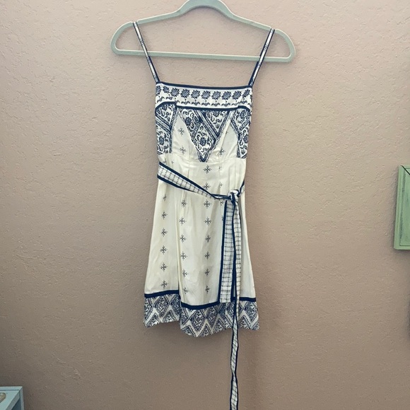 Forever 21 Dresses & Skirts - Adorable Cream and Bkack Mini Dress - S